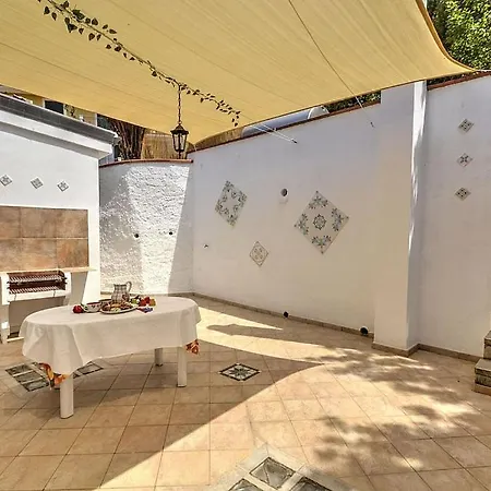 Διαμέρισμα Sleeps 4 Torchiara