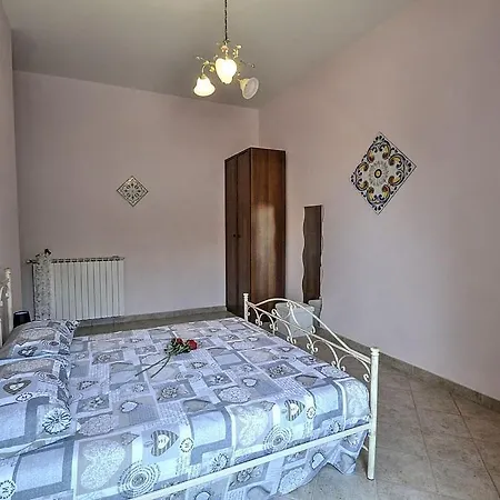 Διαμέρισμα Sleeps 4 Torchiara
