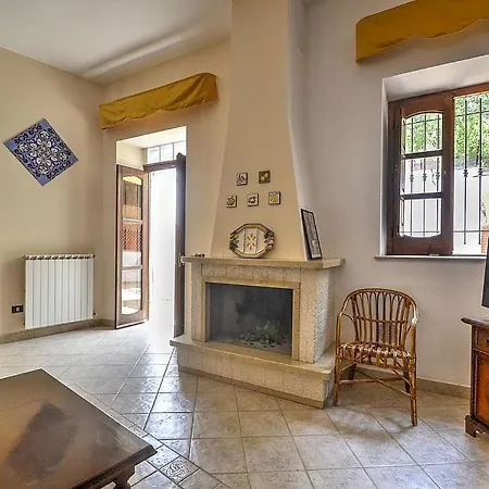 Διαμέρισμα Sleeps 4 Torchiara
